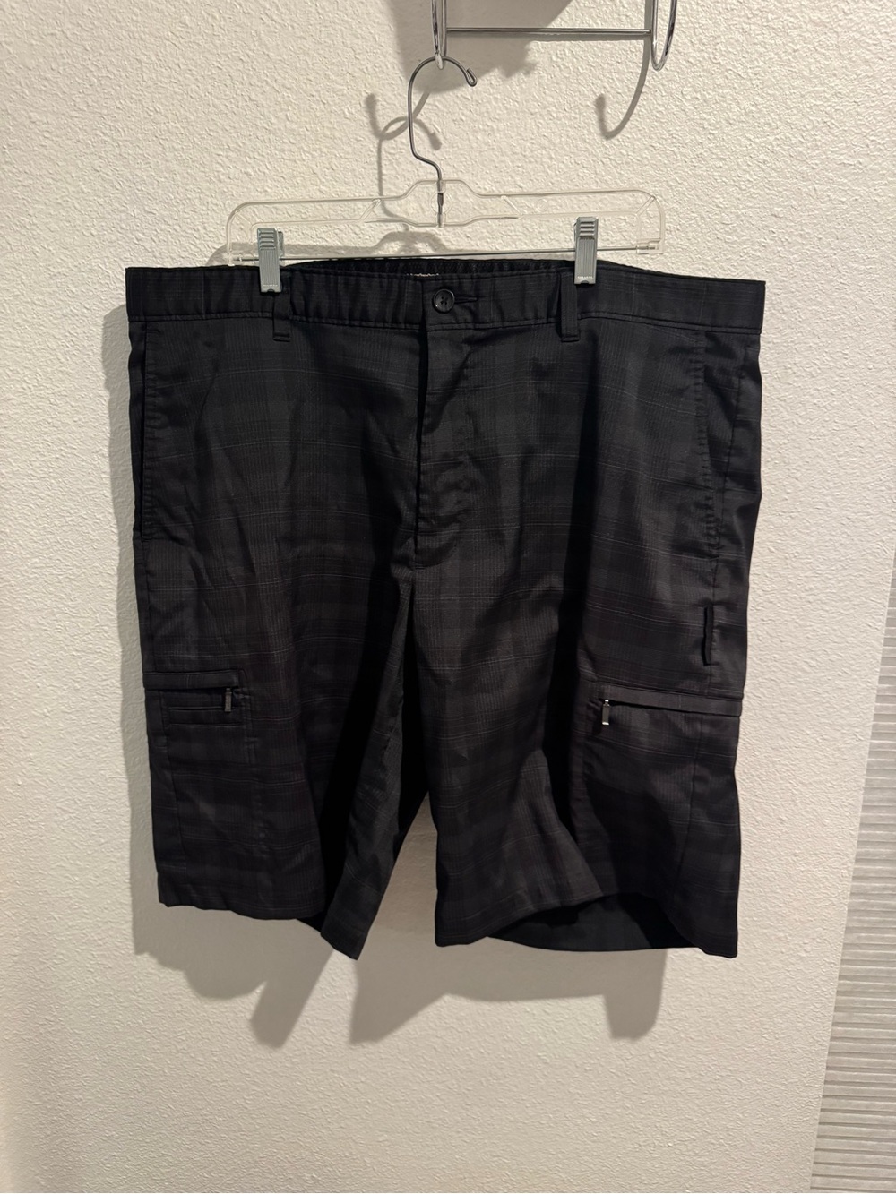 Greg Norman Collection Black Cargo Shorts with Zip Pockets